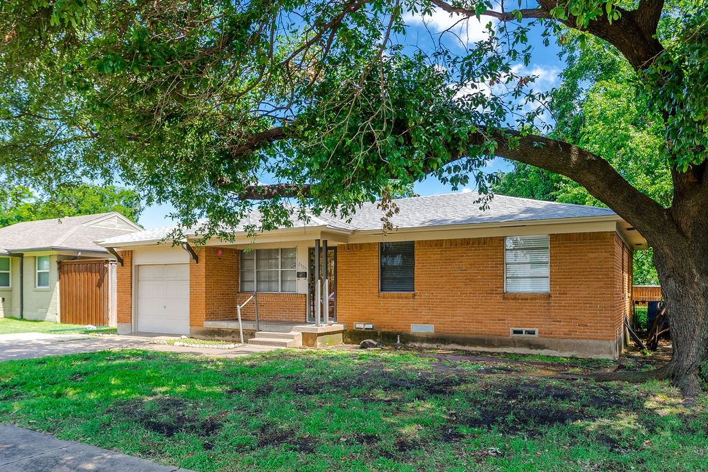 2509 Walnut St.